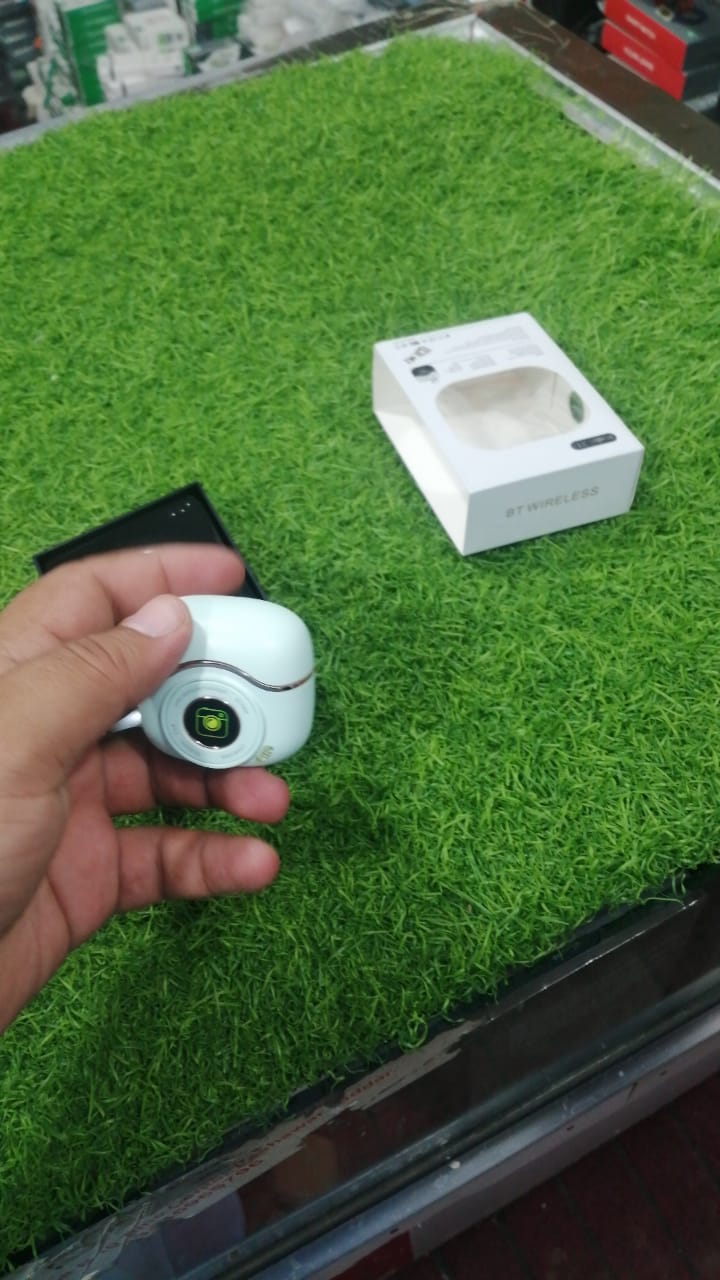 NEW OLD CAMERA STYLE EAR BUDS